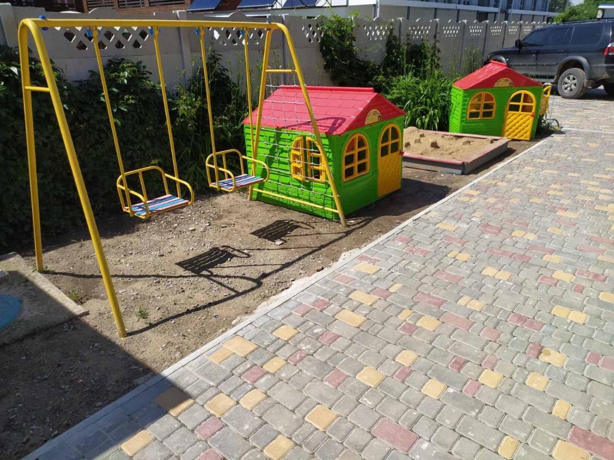 Гостиница "Атлант" Zaliznyi Port Exterior foto